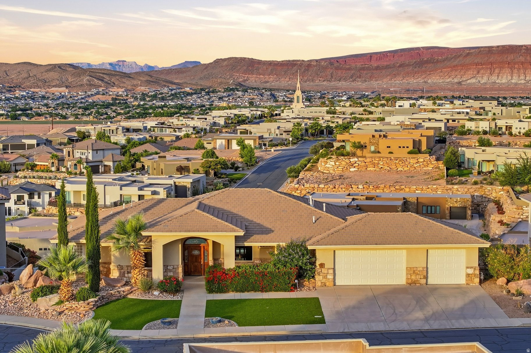 STONE CLIFF - Residential