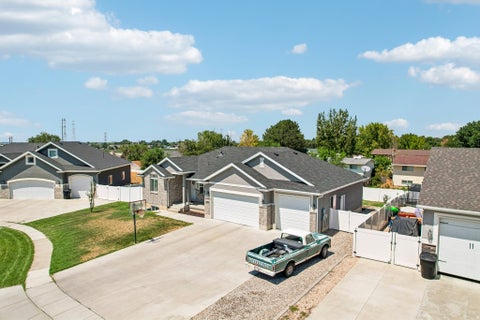 Tiny photo for 1438 W 2535 N, Clinton, UT 84015 (MLS # 2176835)