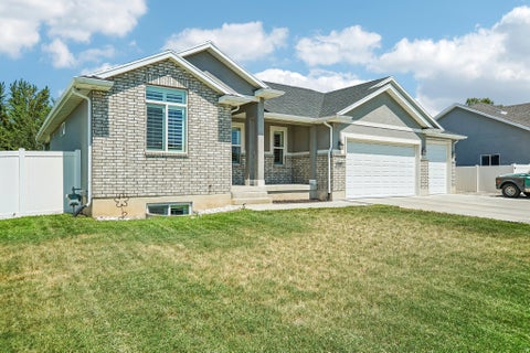 Tiny photo for 1438 W 2535 N, Clinton, UT 84015 (MLS # 2176835)