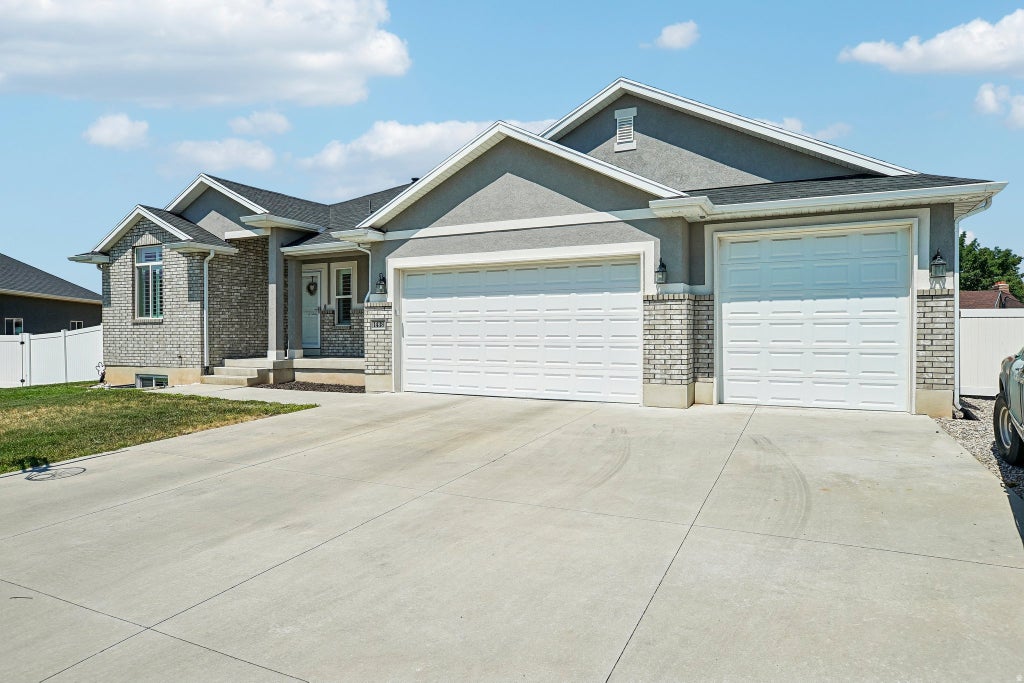 Photo of 1438 W 2535 N, Clinton, UT 84015 (MLS # 2176835)