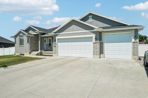 Tiny photo for 1438 W 2535 N, Clinton, UT 84015 (MLS # 2176835)