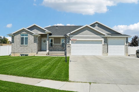 Tiny photo for 1438 W 2535 N, Clinton, UT 84015 (MLS # 2176835)