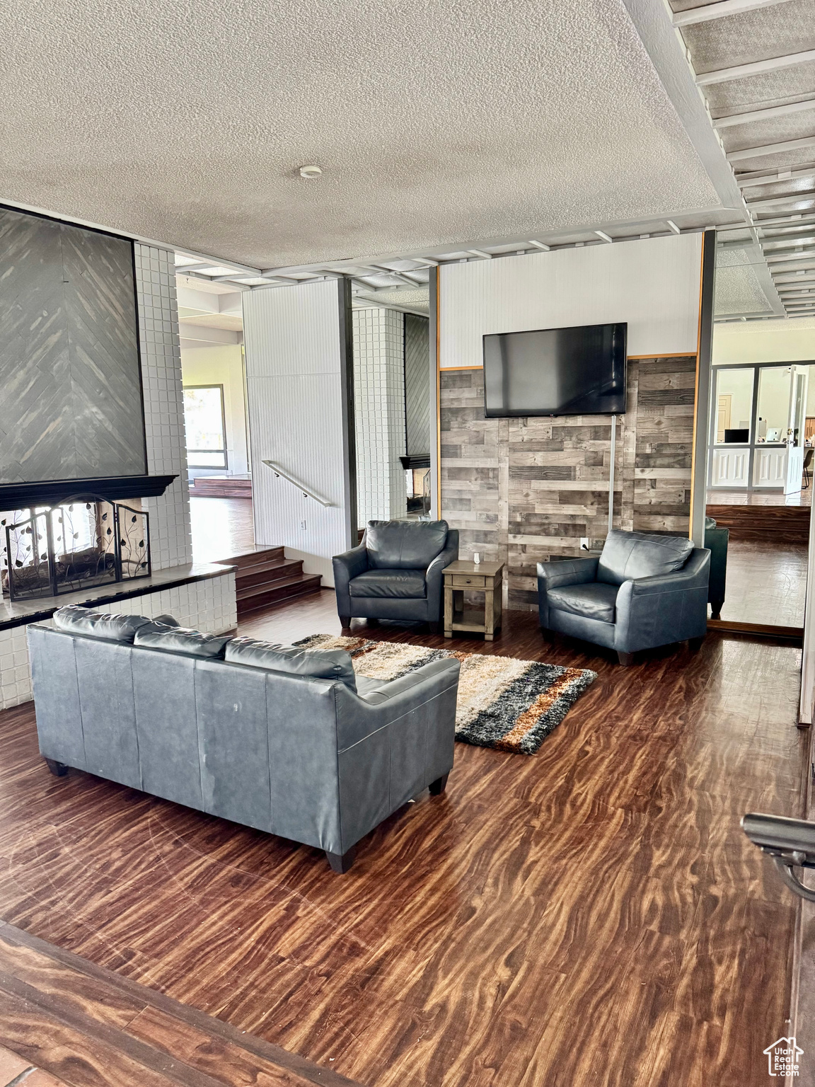 MOUNTAIN VIEW - Residential