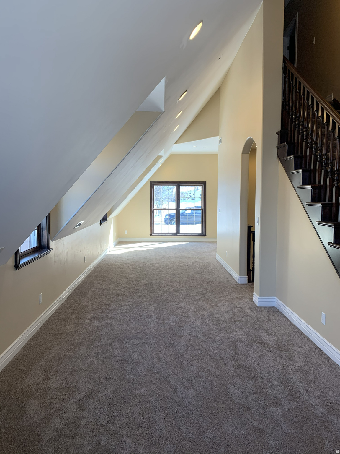 WOODLAND HILLS - Residential