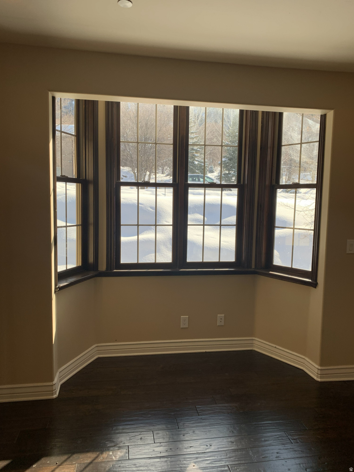 WOODLAND HILLS - Residential