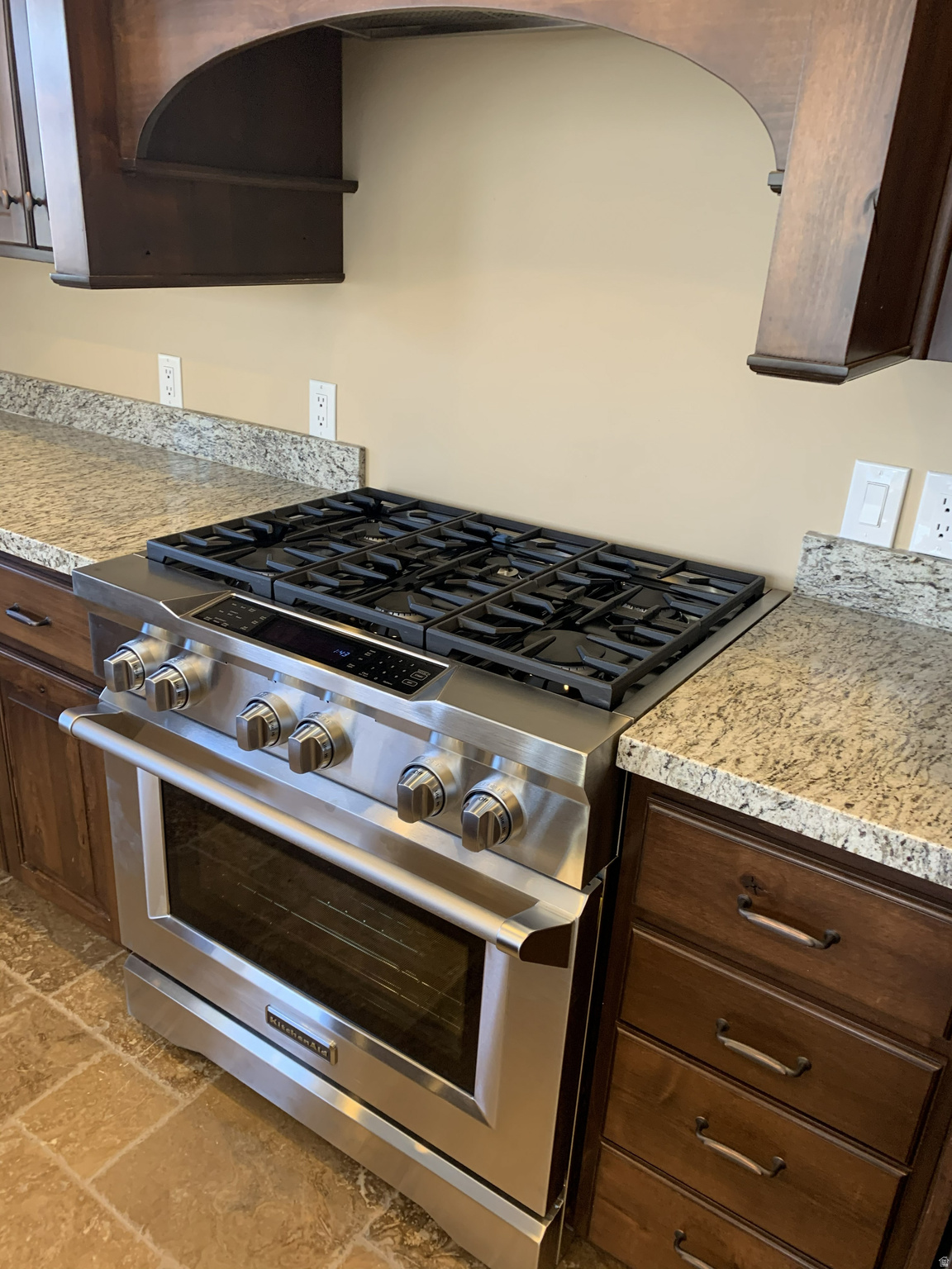 WOODLAND HILLS - Residential