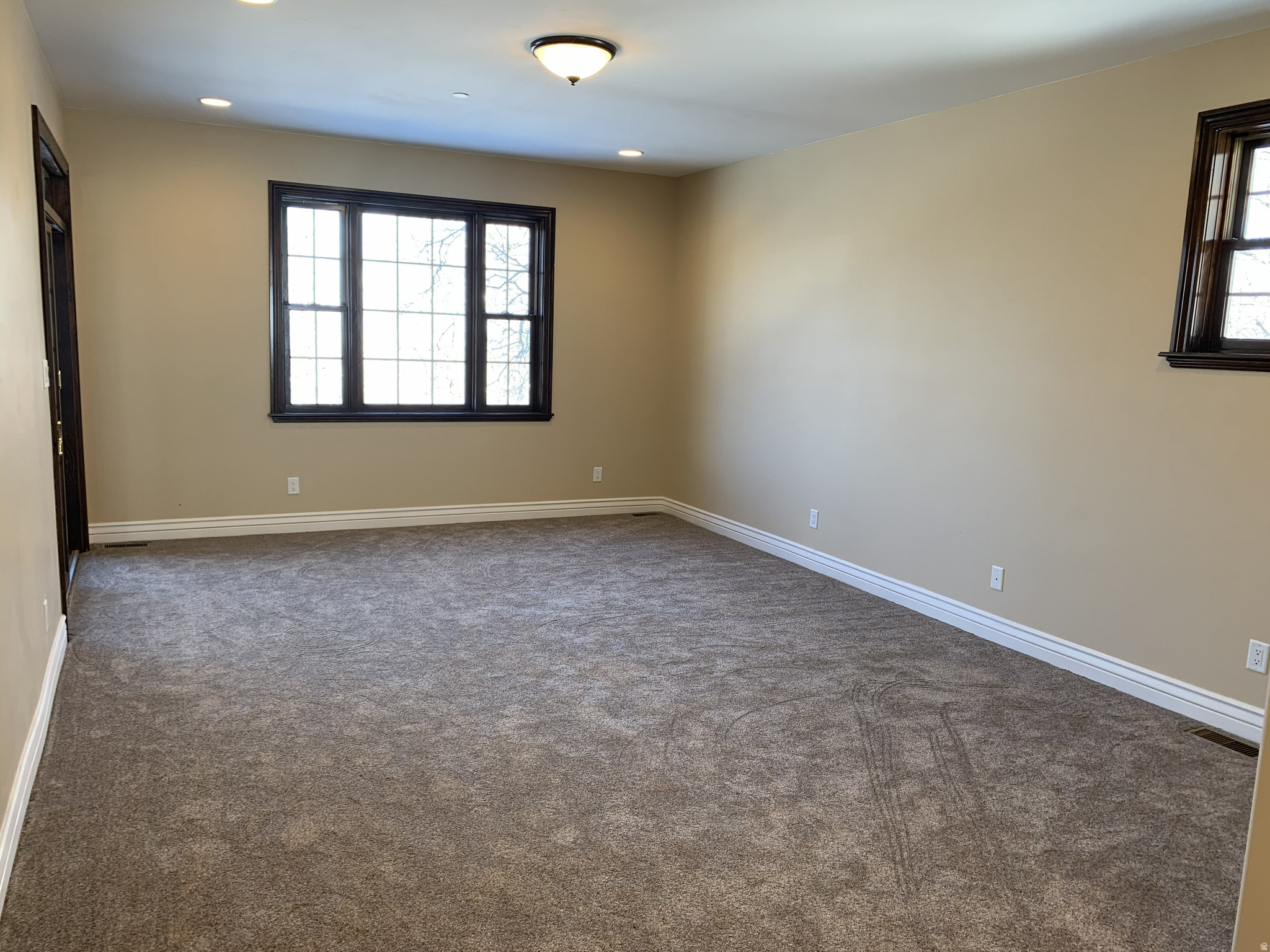WOODLAND HILLS - Residential