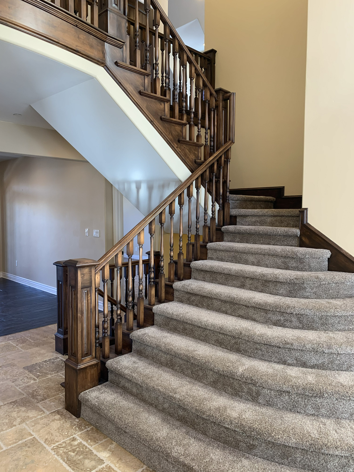 WOODLAND HILLS - Residential