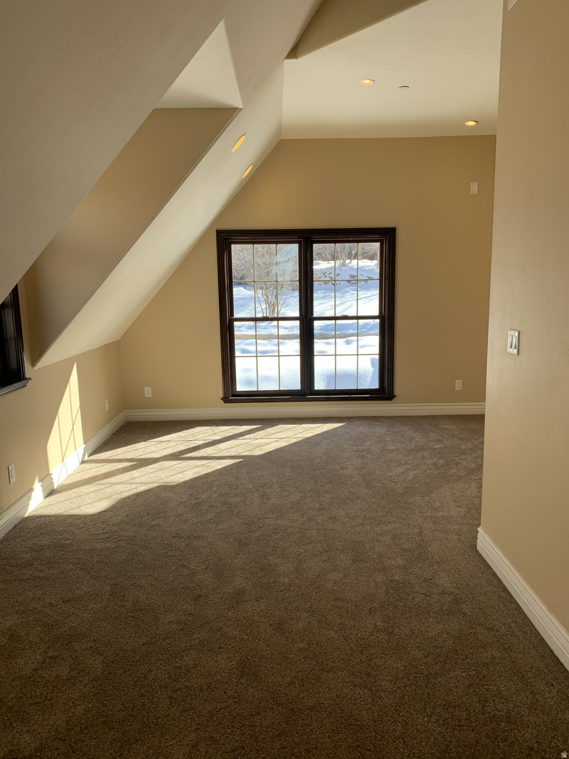 WOODLAND HILLS - Residential