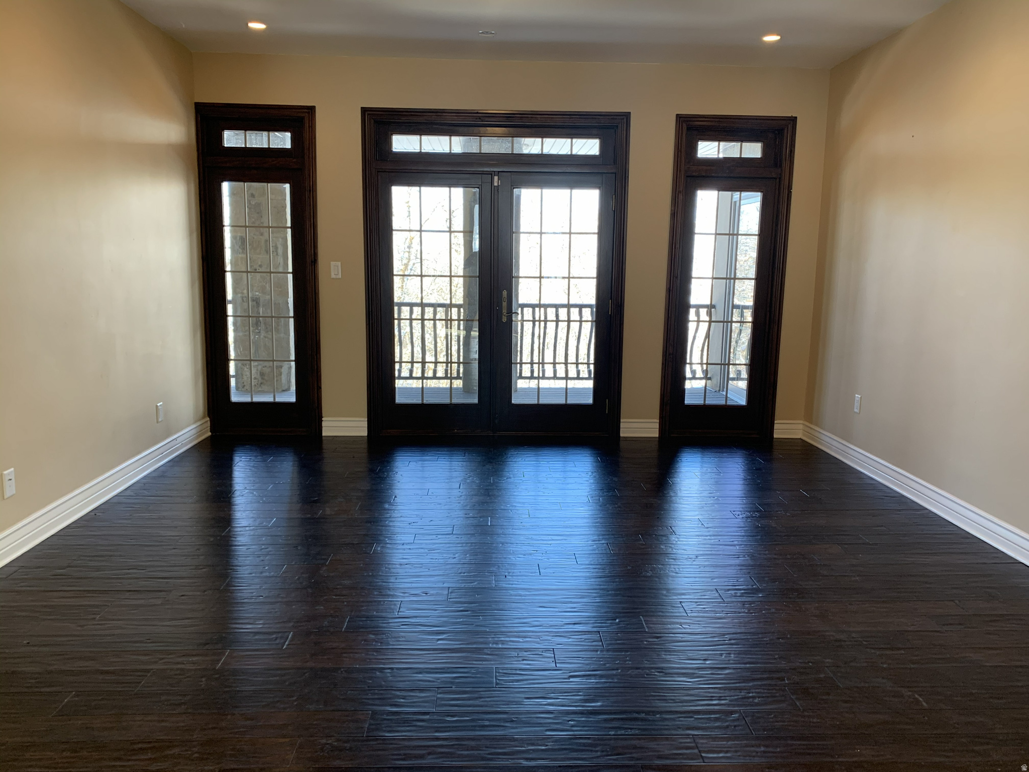 WOODLAND HILLS - Residential