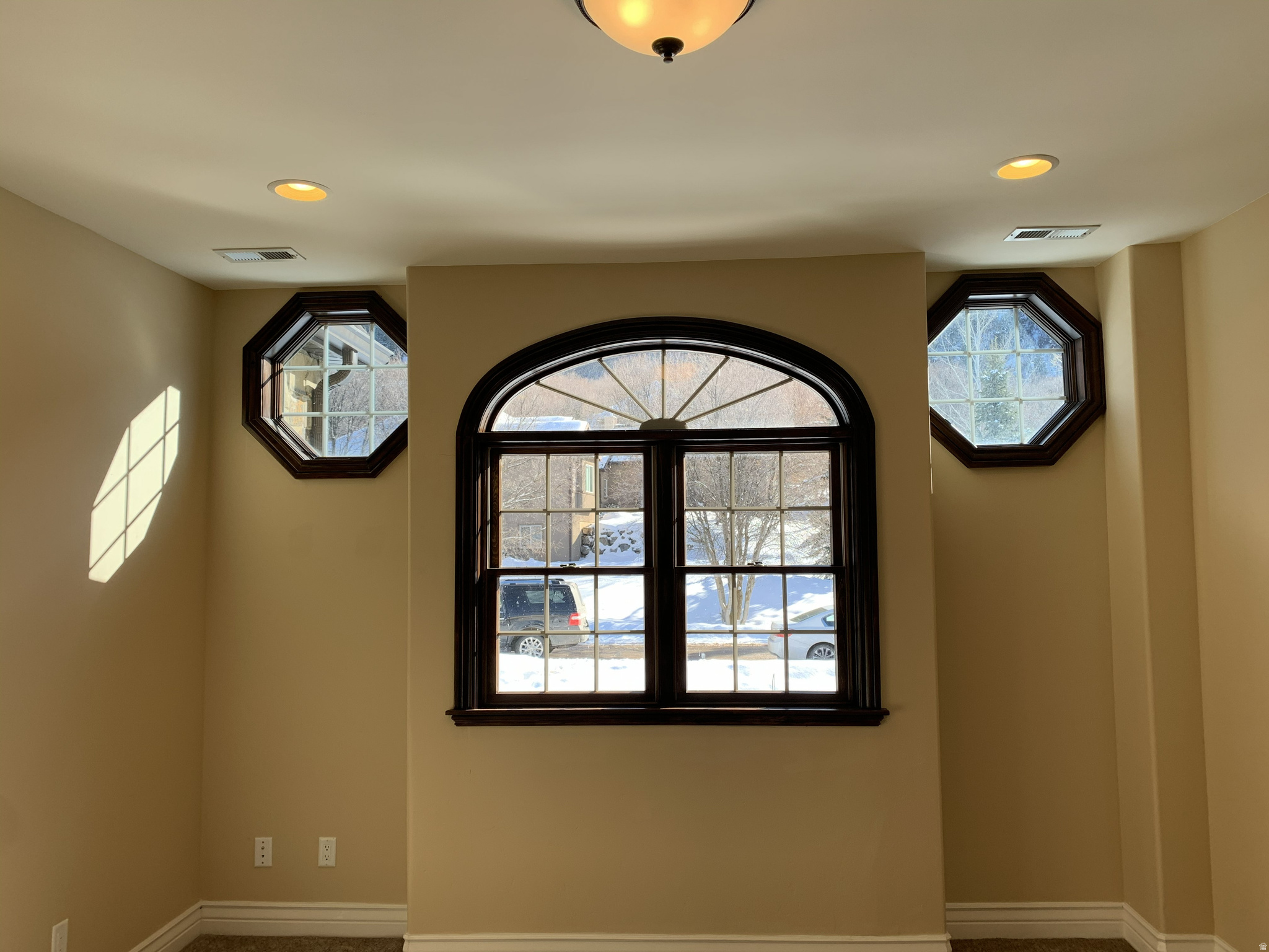 WOODLAND HILLS - Residential