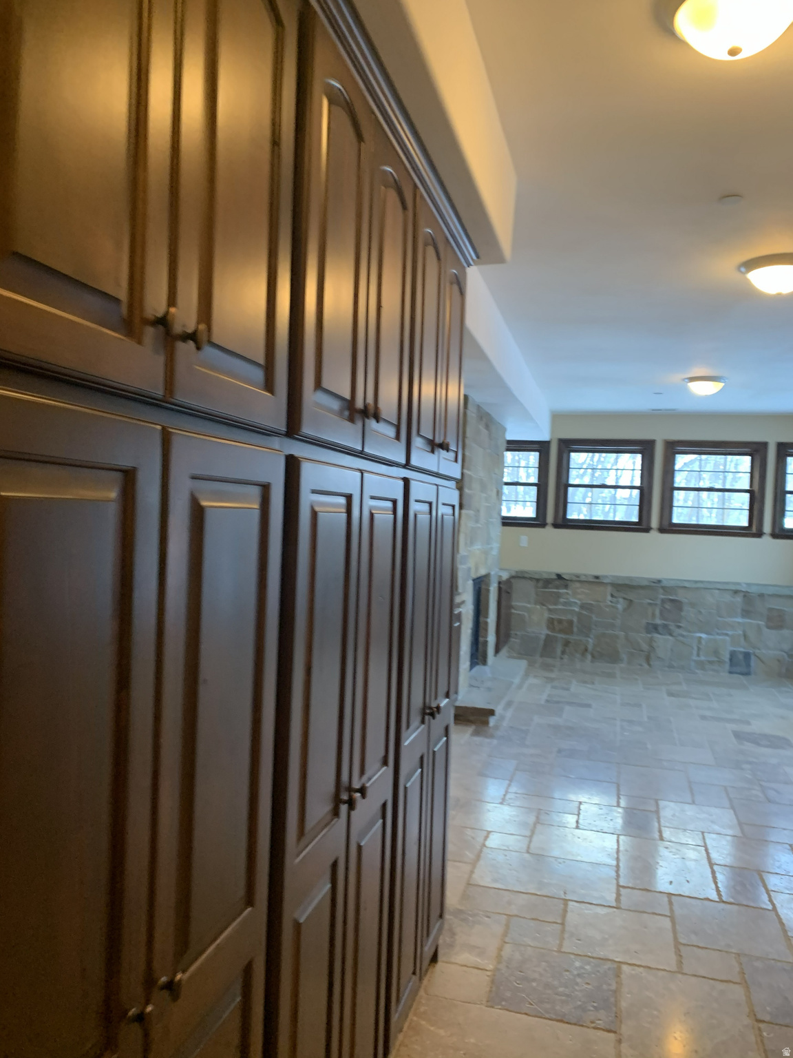 WOODLAND HILLS - Residential