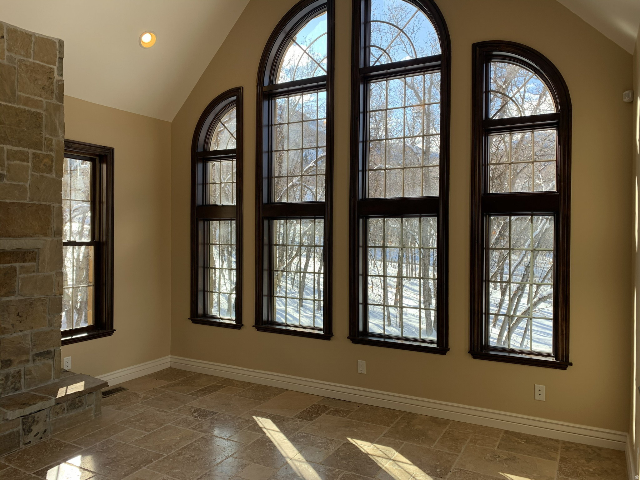 WOODLAND HILLS - Residential