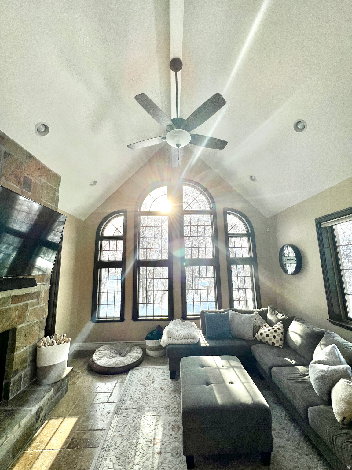 WOODLAND HILLS - Residential