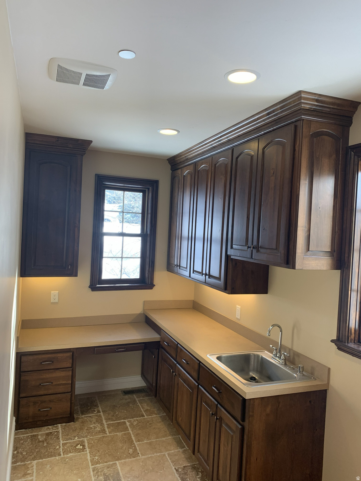 WOODLAND HILLS - Residential