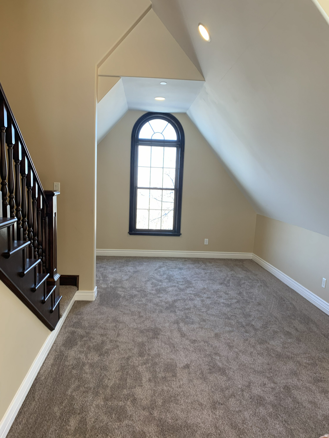 WOODLAND HILLS - Residential