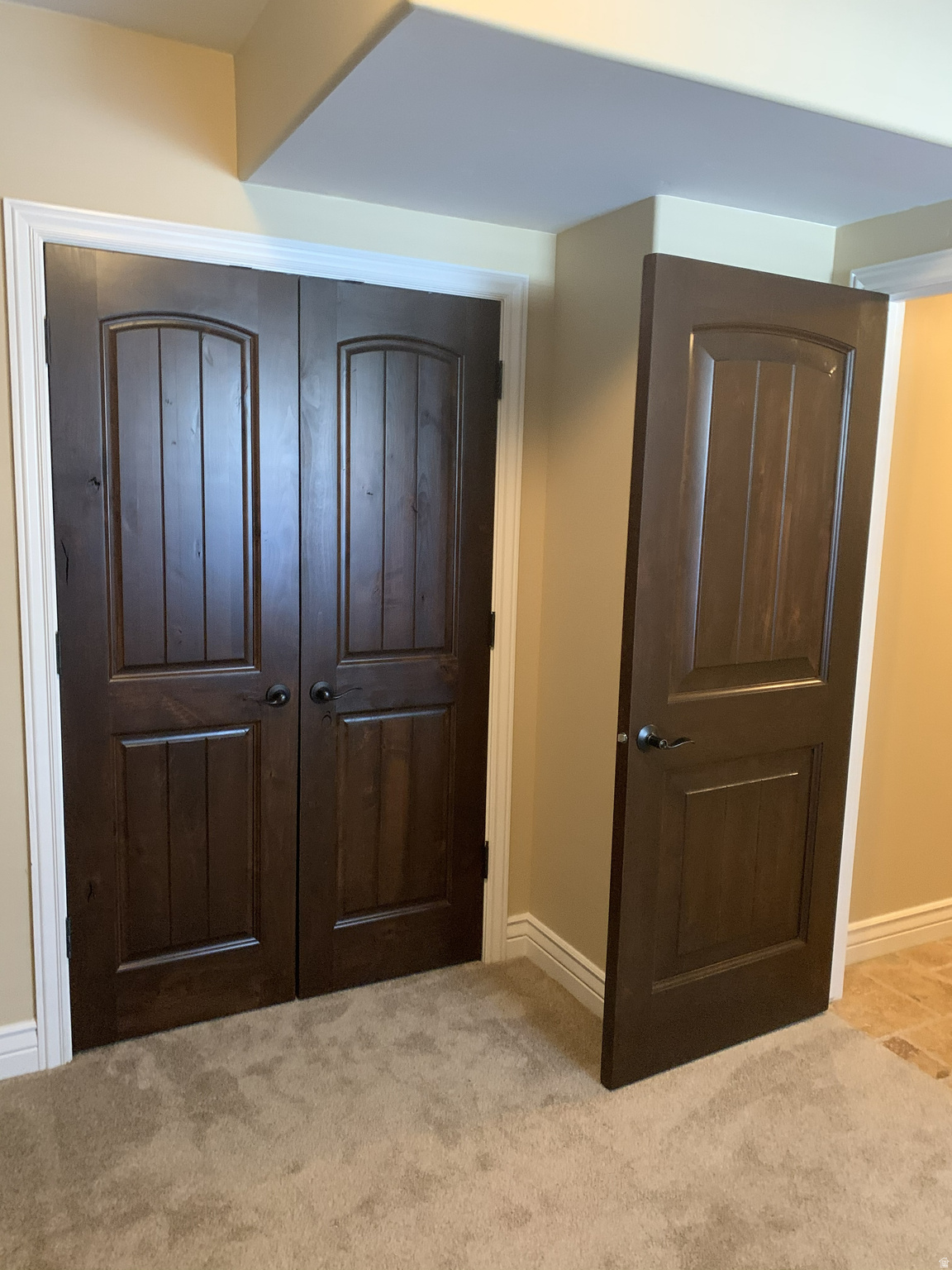 WOODLAND HILLS - Residential