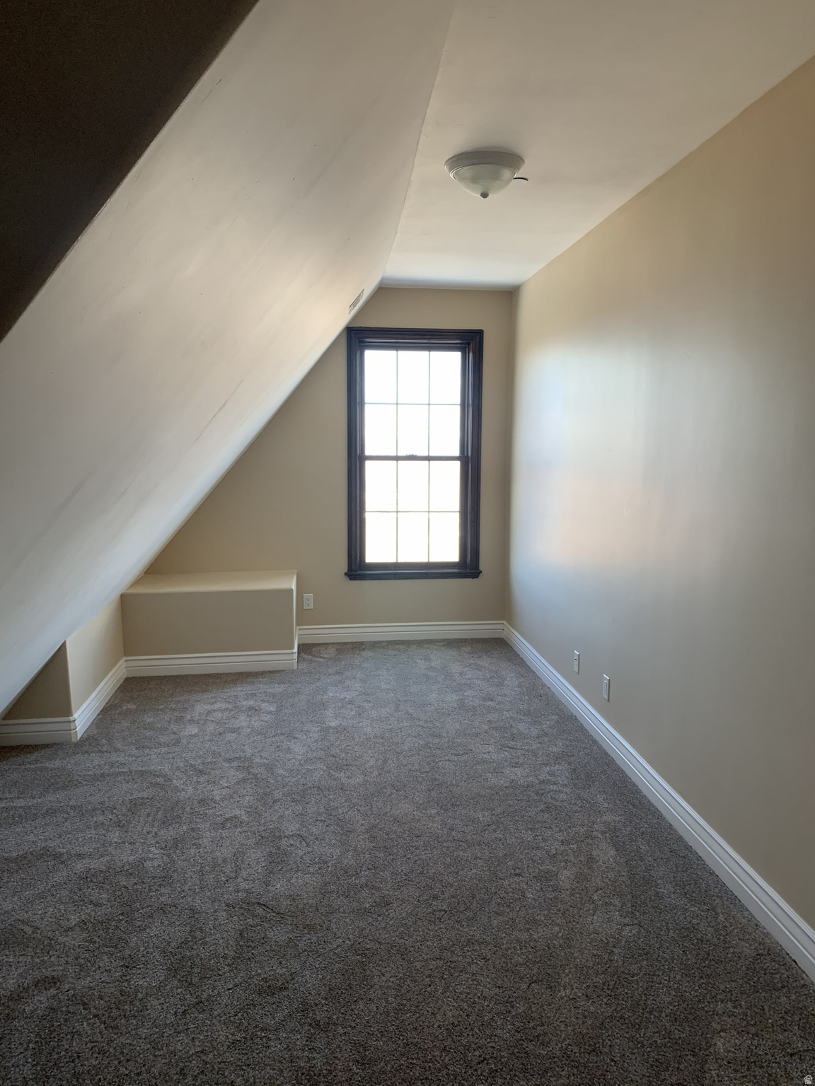 WOODLAND HILLS - Residential