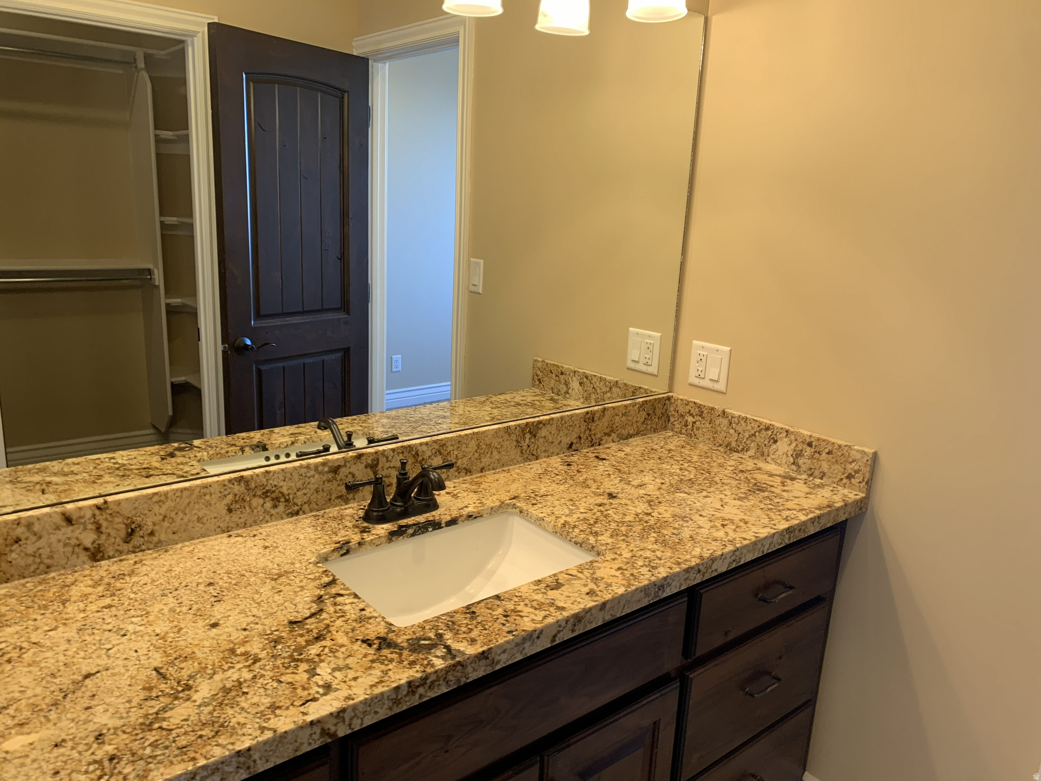 WOODLAND HILLS - Residential