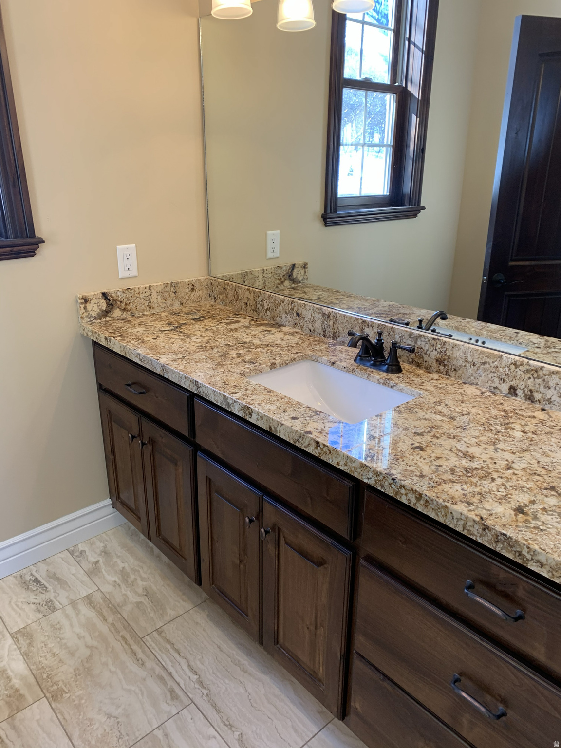 WOODLAND HILLS - Residential