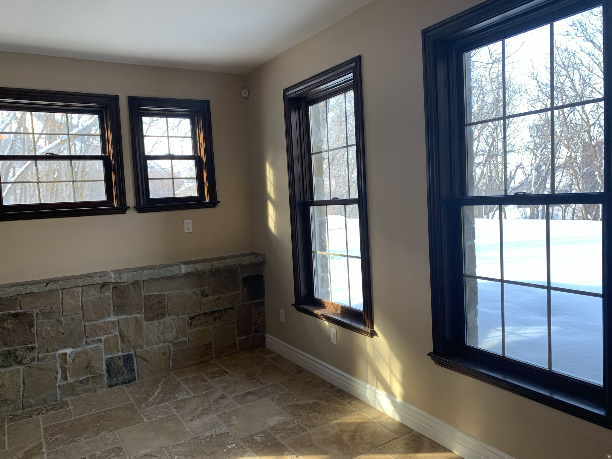 WOODLAND HILLS - Residential