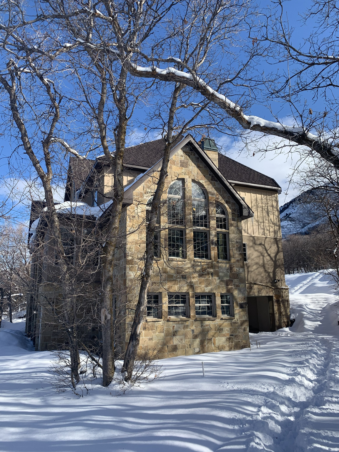 WOODLAND HILLS - Residential