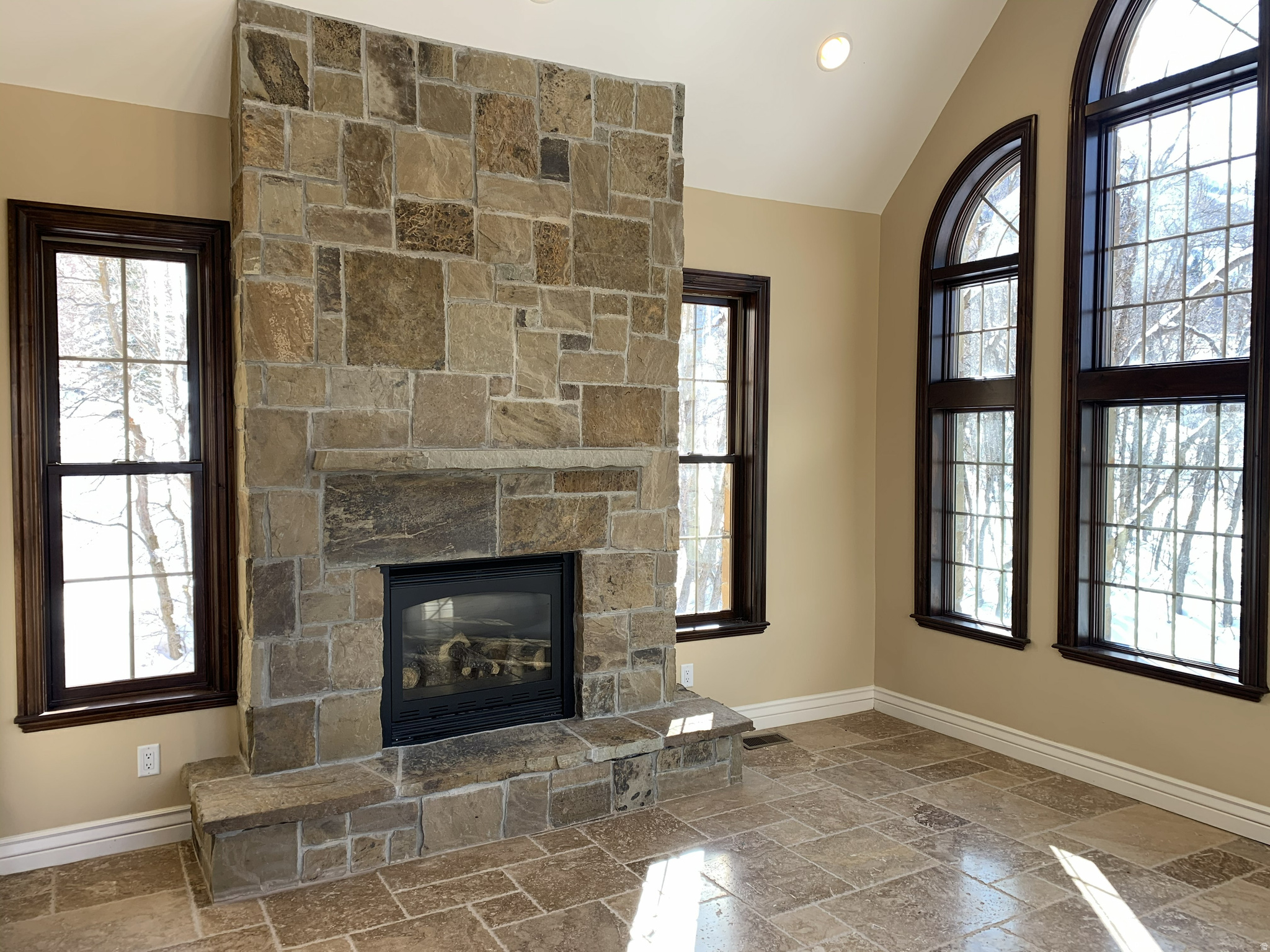 WOODLAND HILLS - Residential