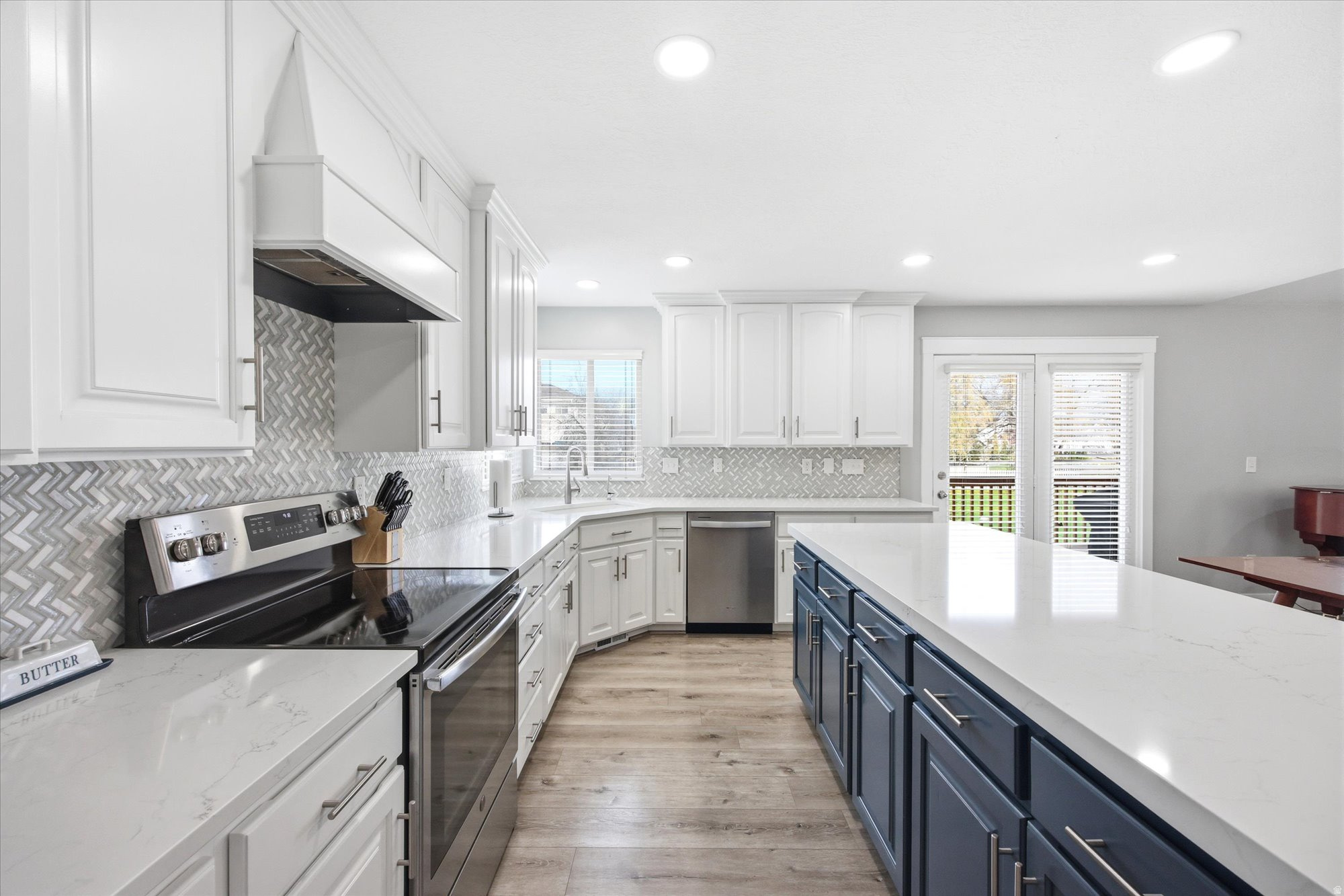 WALDRON FARMS - Residential