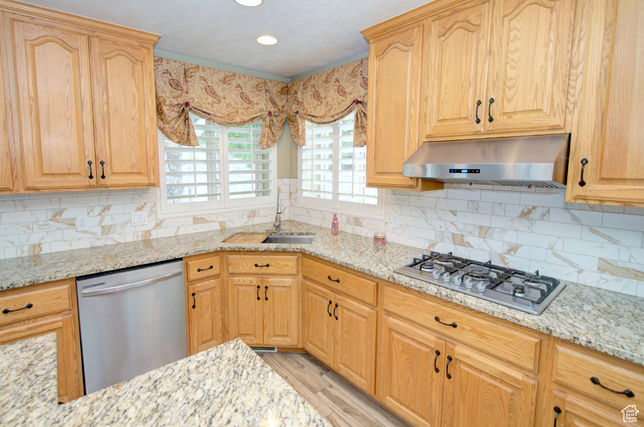 10039 S Bingham Miner Ct, South Jordan, Utah image 14