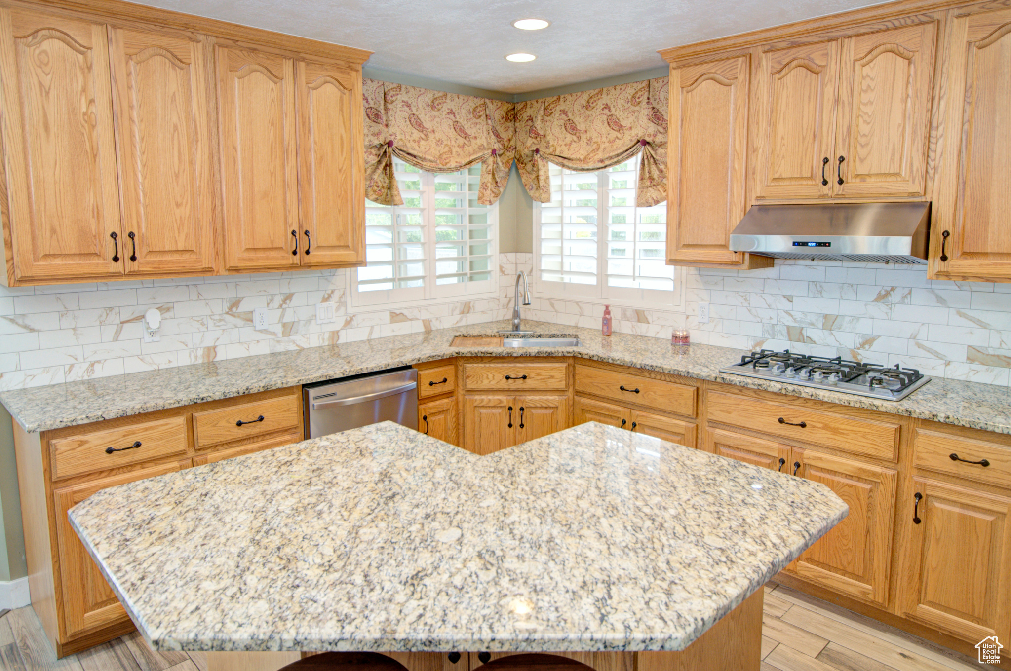 10039 S Bingham Miner Ct, South Jordan, Utah image 13