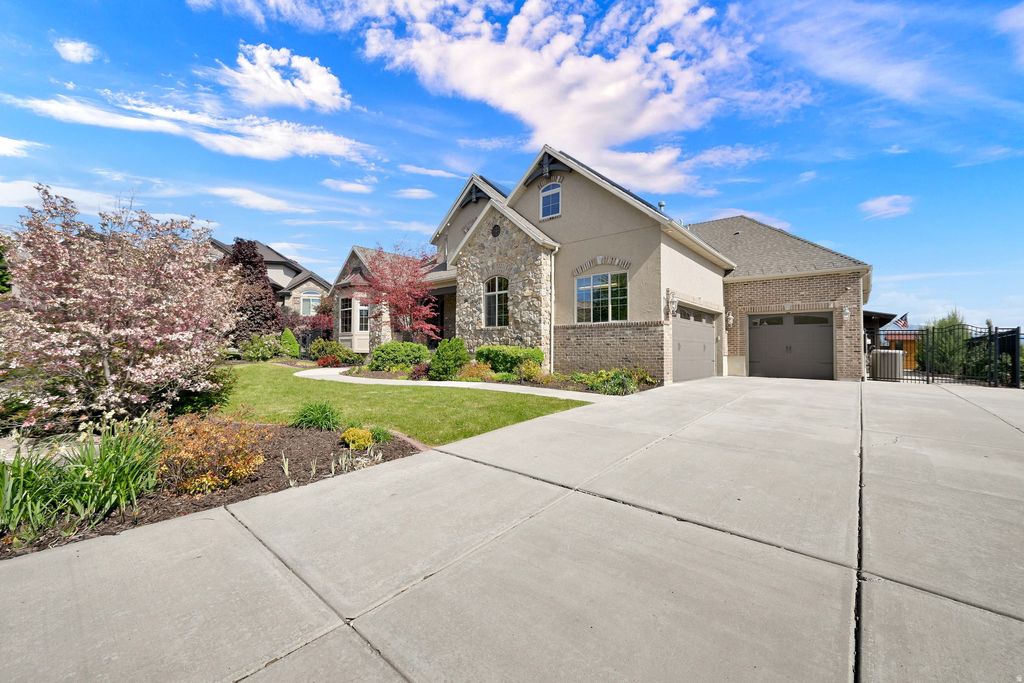 Photo of 3298 N 1250 W, Pleasant View, UT 84414 (MLS # 2154241)