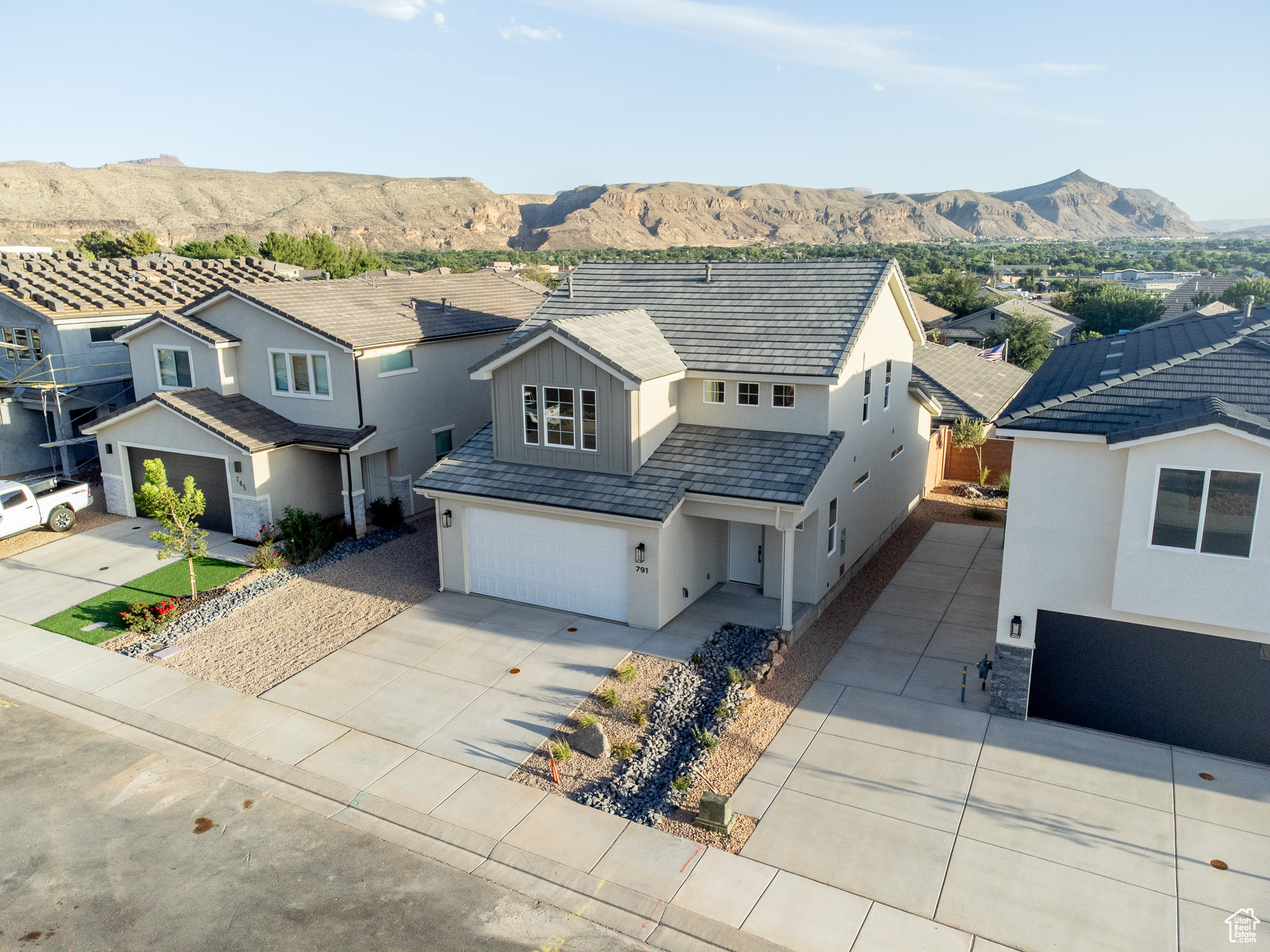 HURRICANE HOLLOW - Residential