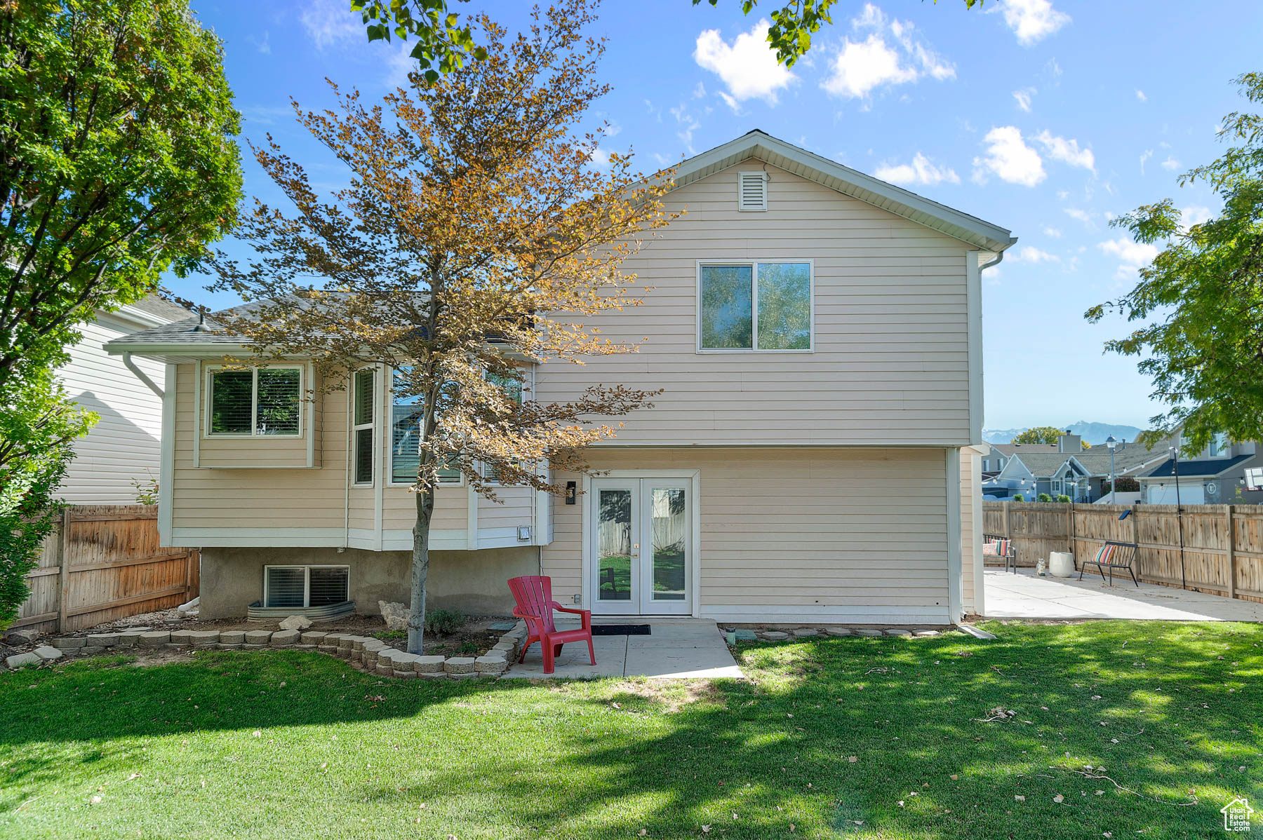 APRIL MEADOWS - Residential