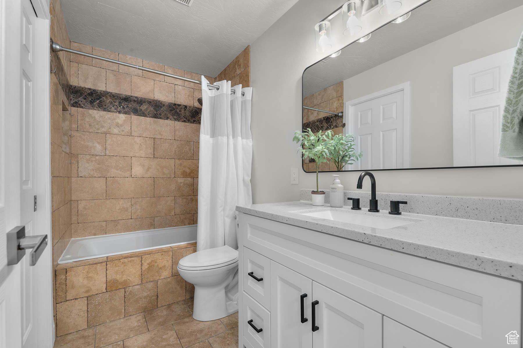 APRIL MEADOWS - Residential