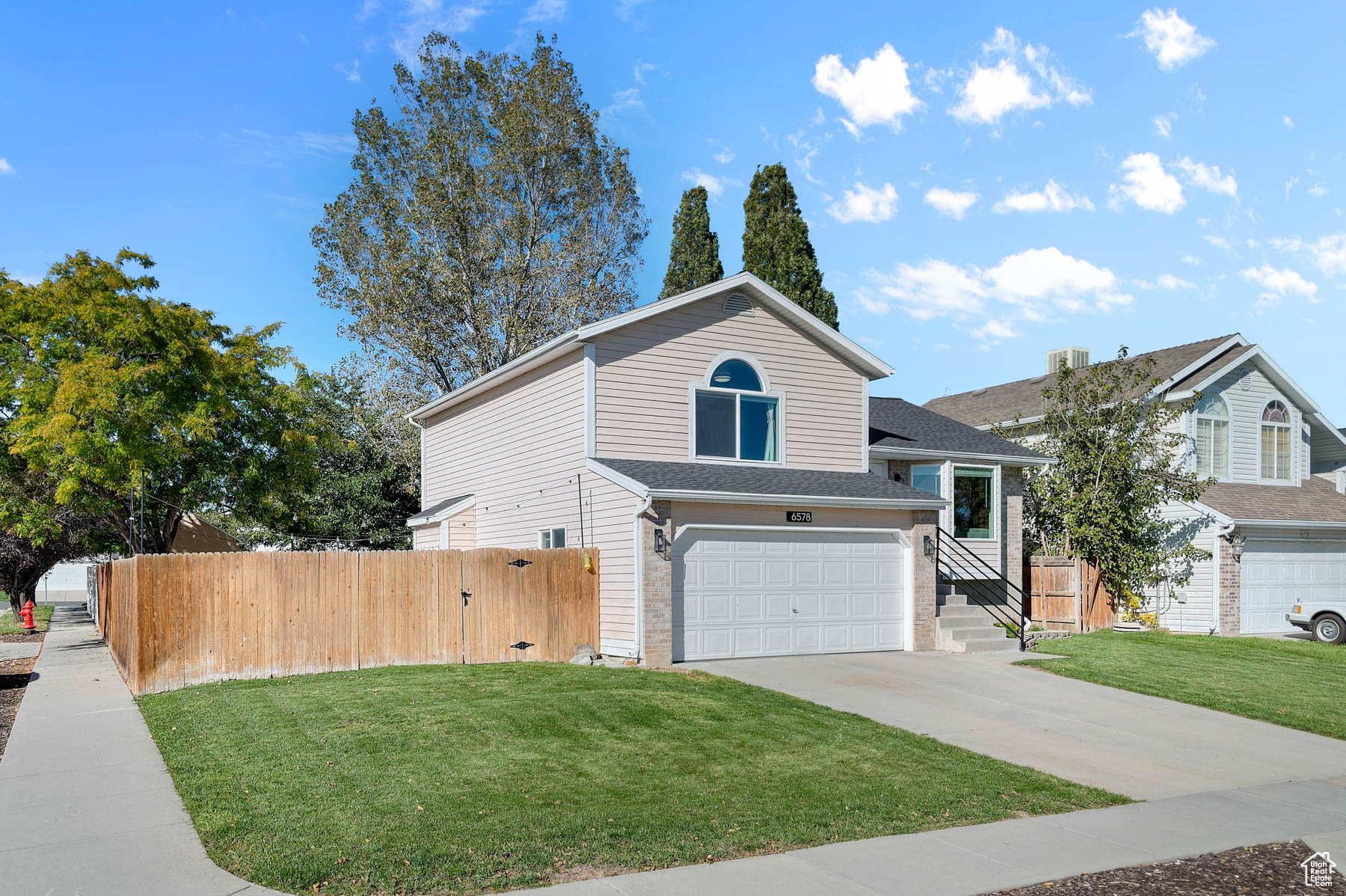 APRIL MEADOWS - Residential