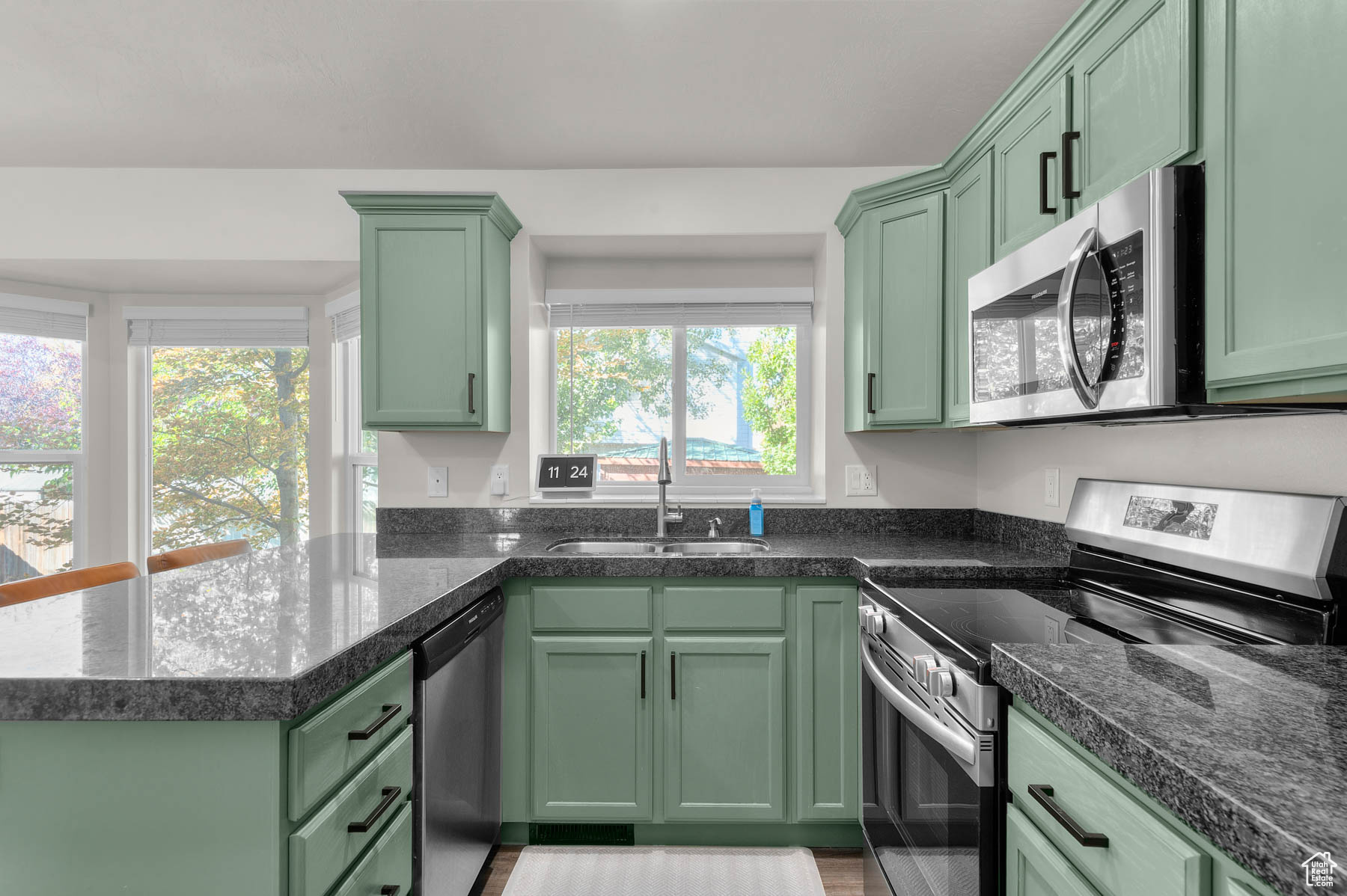 APRIL MEADOWS - Residential