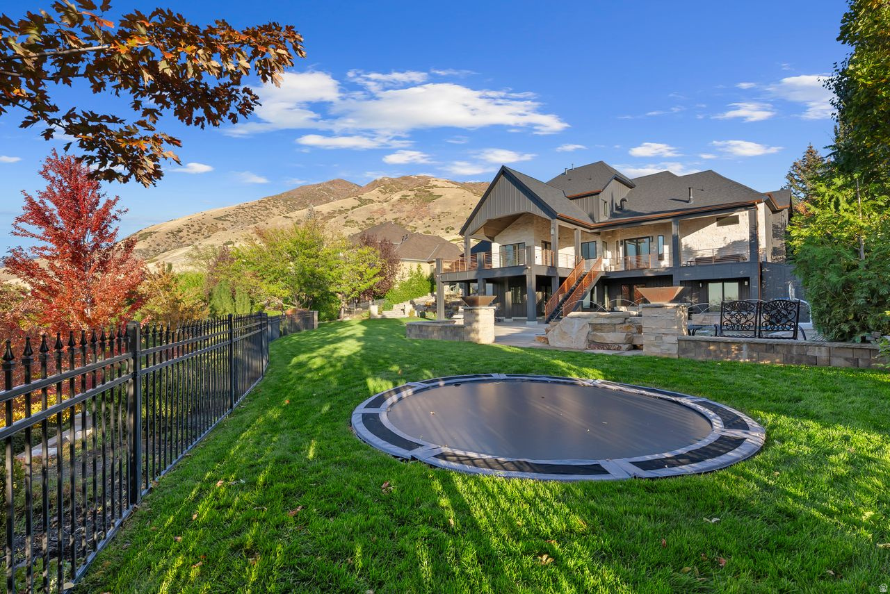 STEEPLE CHASE - Residential