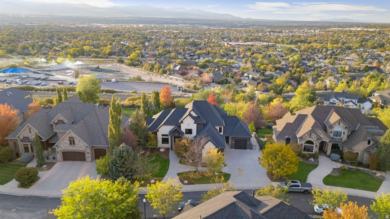 STEEPLE CHASE - Residential