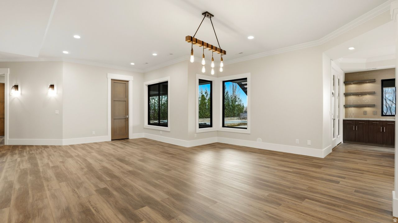 STEEPLE CHASE - Residential