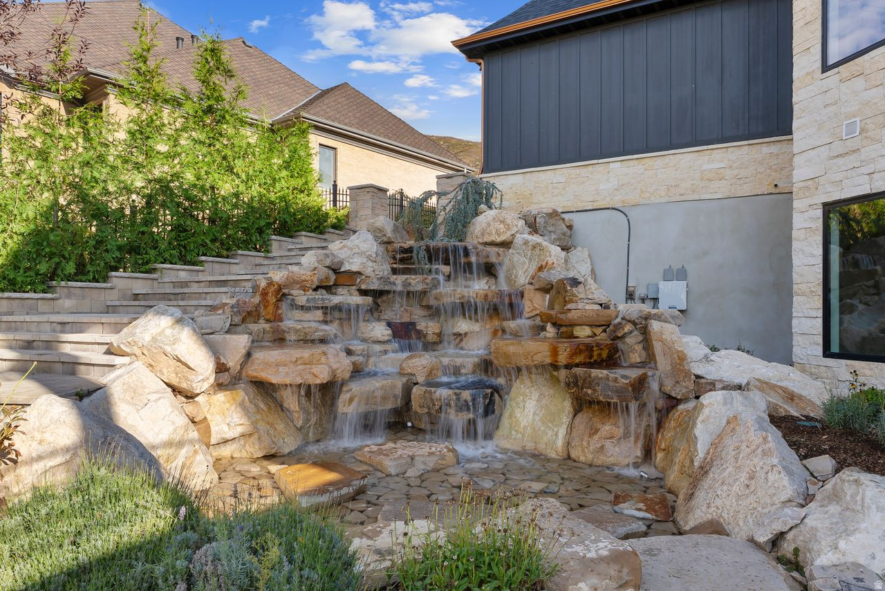 STEEPLE CHASE - Residential