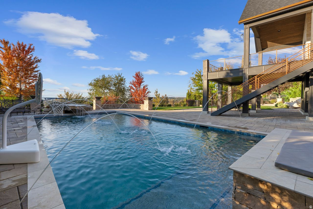 STEEPLE CHASE - Residential