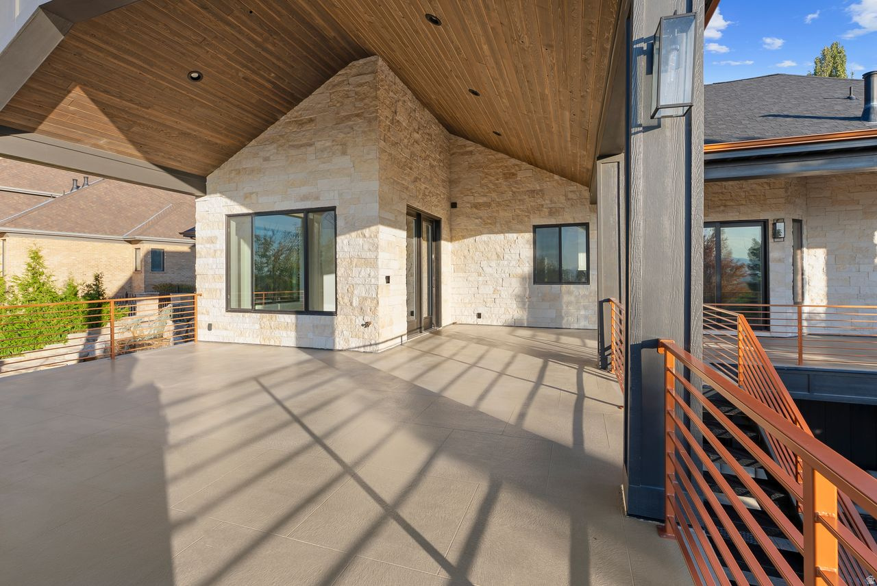 STEEPLE CHASE - Residential