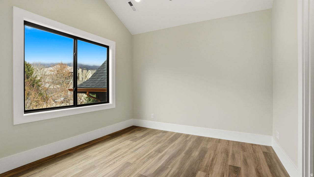 STEEPLE CHASE - Residential