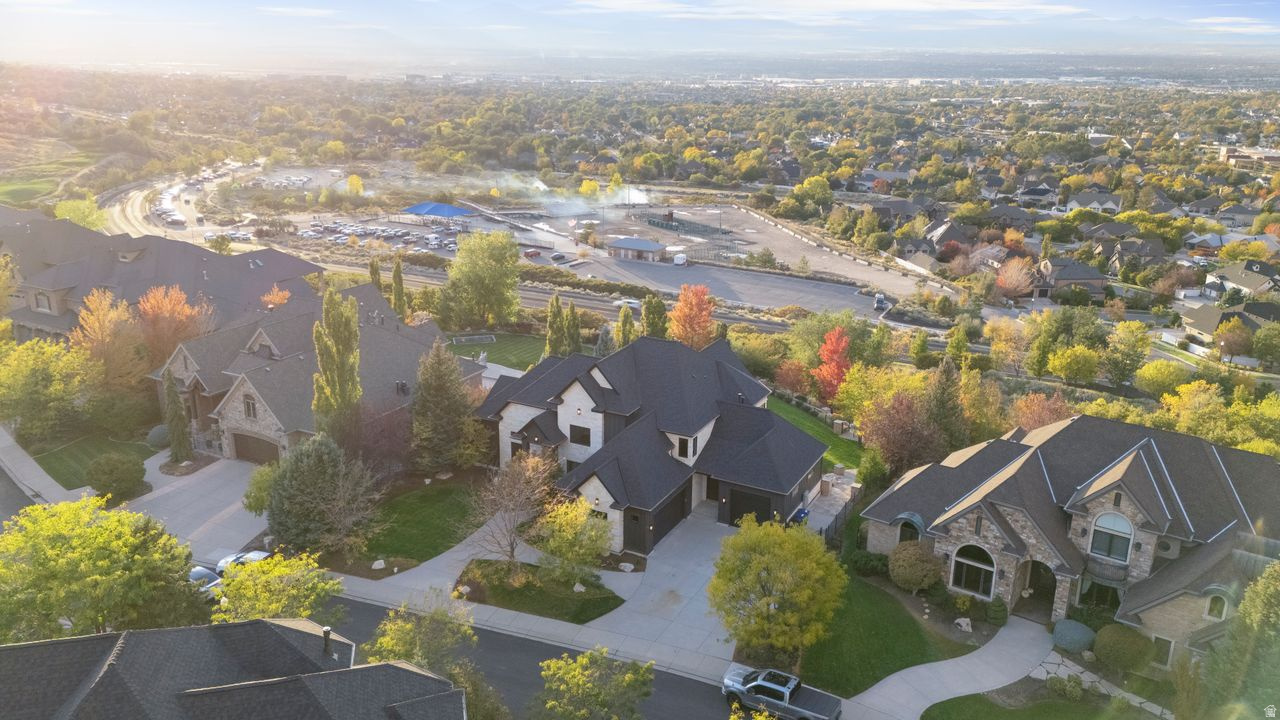 STEEPLE CHASE - Residential