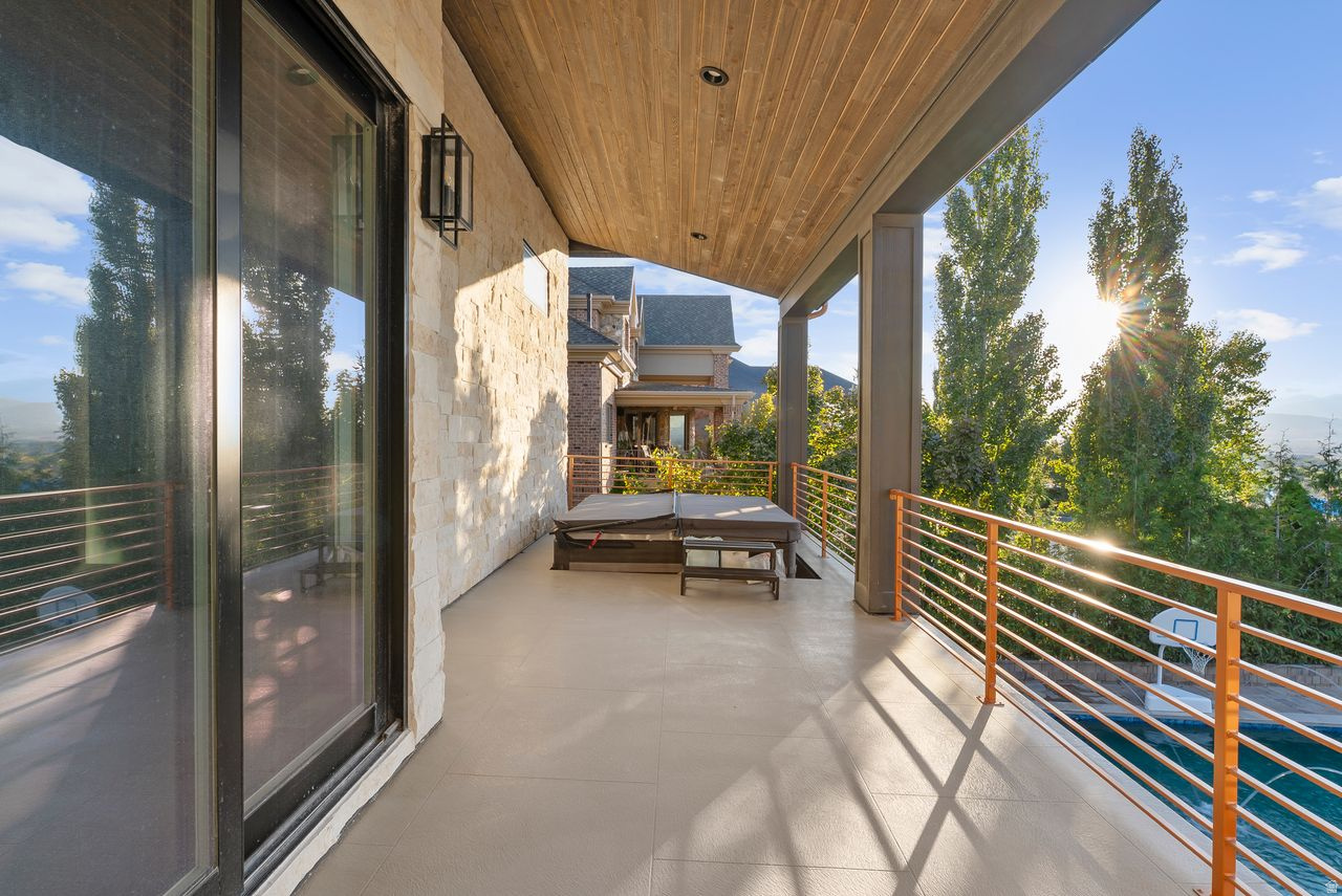 STEEPLE CHASE - Residential