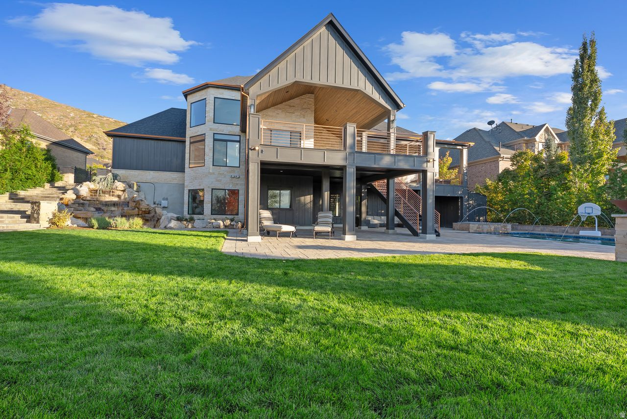 STEEPLE CHASE - Residential