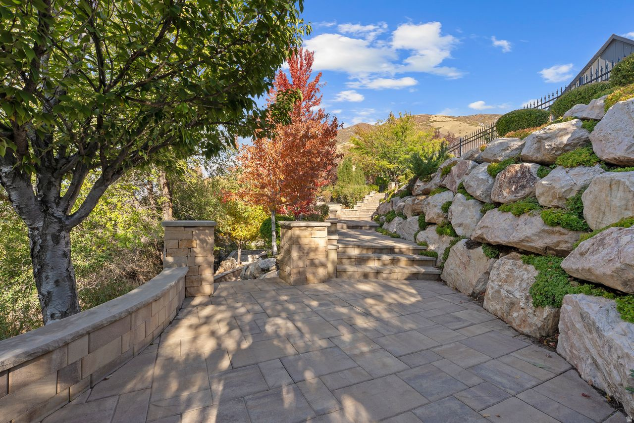 STEEPLE CHASE - Residential