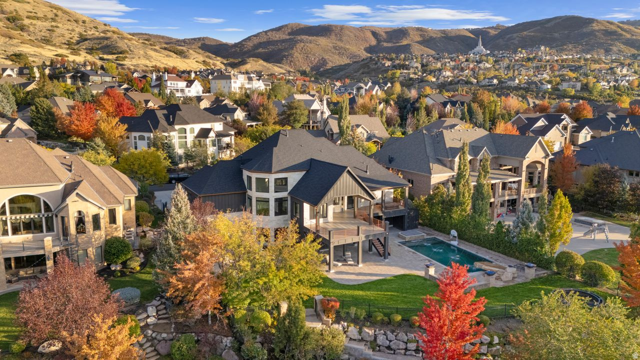 STEEPLE CHASE - Residential