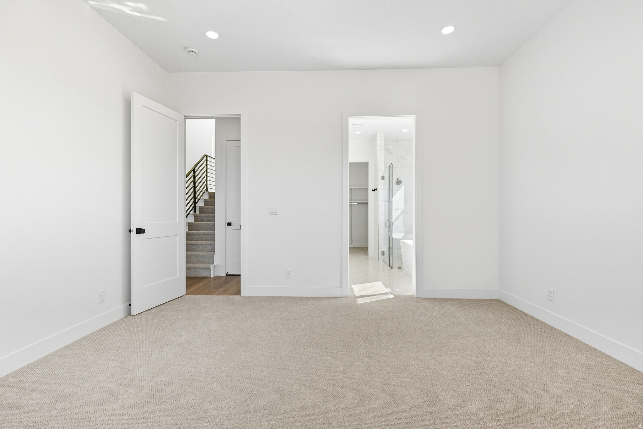 SAND POINT - Residential