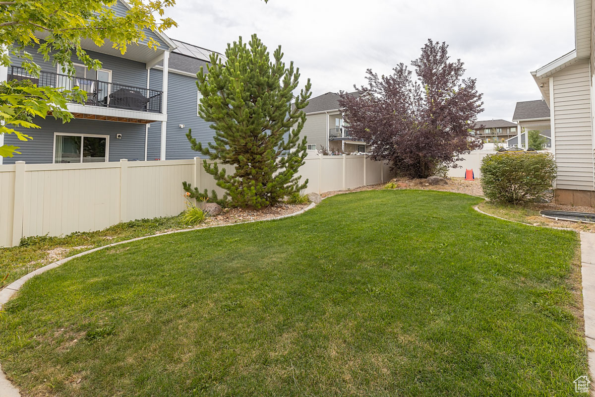 CRESCENT HILLS - Residential